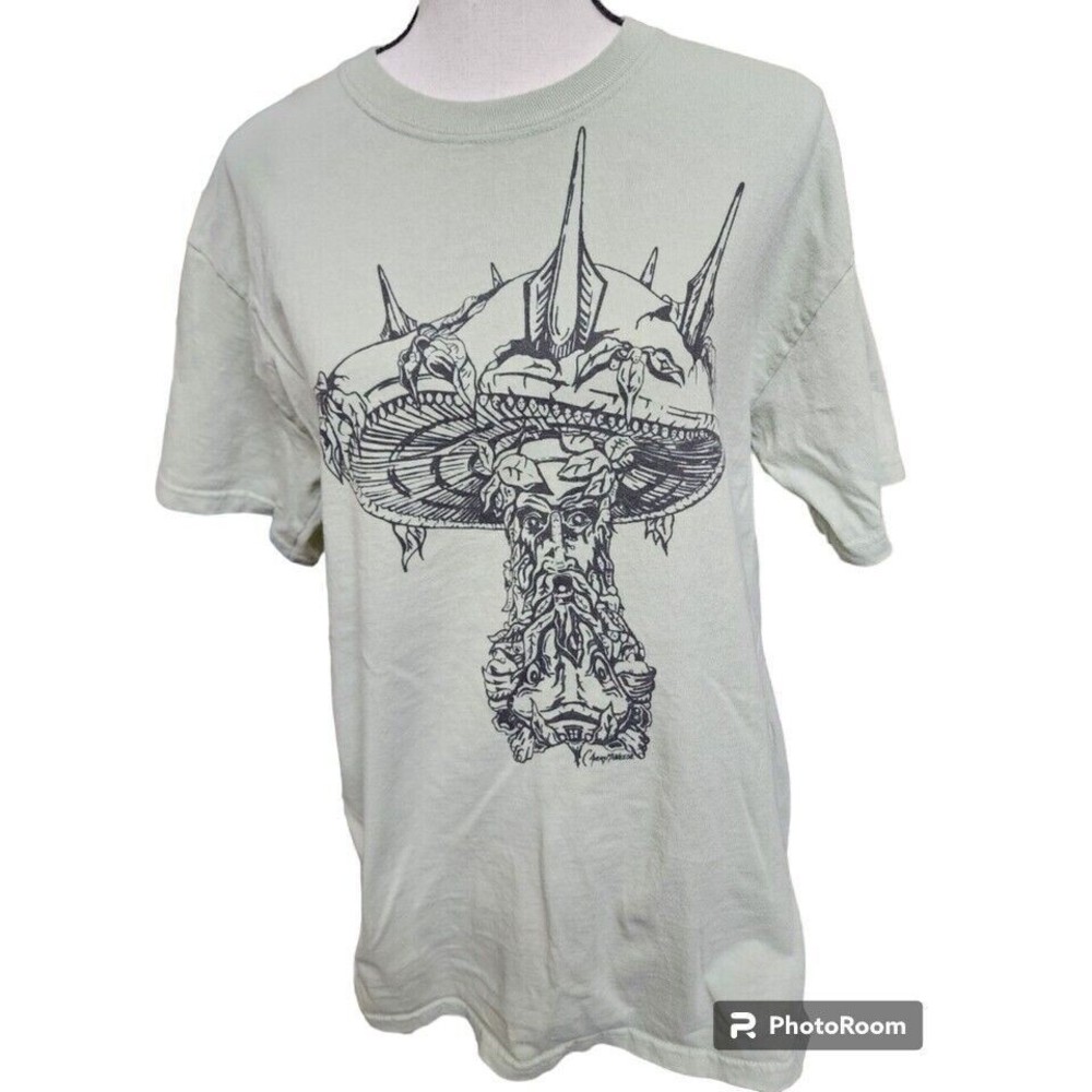 Magic Mushroom T-shirt by J Mcneese, artist Size Medium Vintage